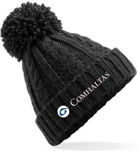 Load image into Gallery viewer, Comhaltas Cable Knit Pom Pom Hat